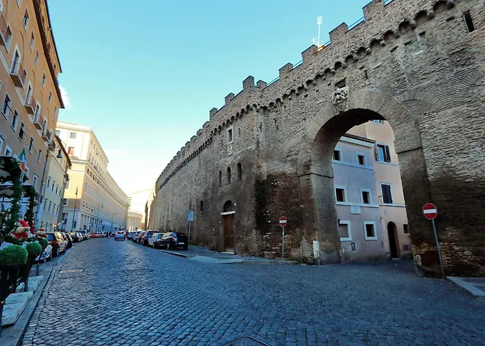 Апартаменты Characteristic Just Beside The Vatican Рим